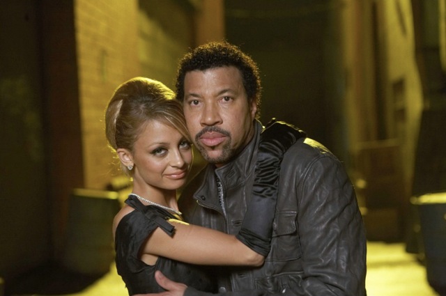 see Lionel Richie video online